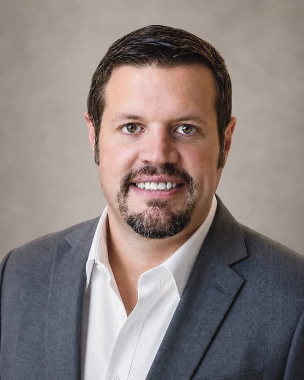 Portrait of Dr. Drew Howard.